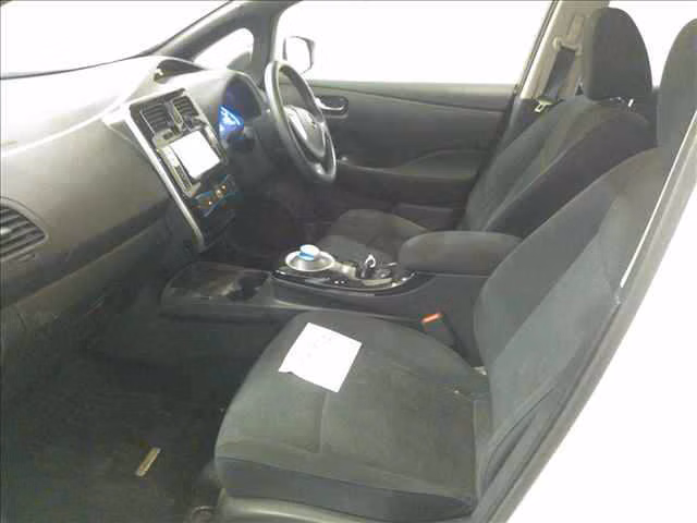 NISSAN LEAF