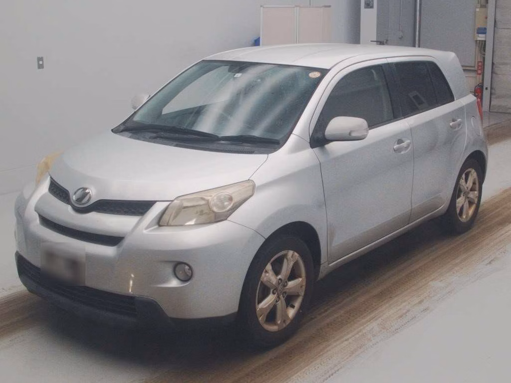 TOYOTA IST