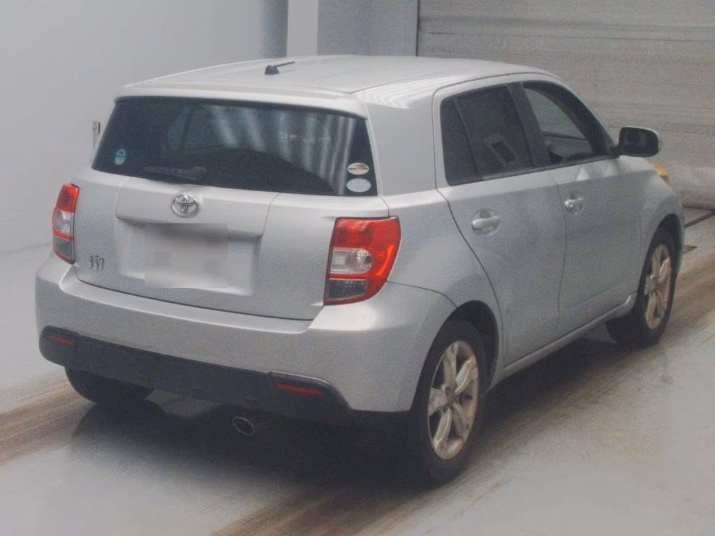 TOYOTA IST