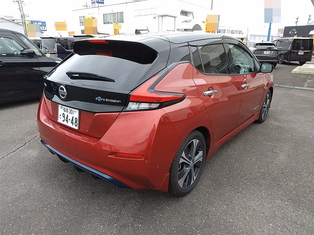 NISSAN LEAF