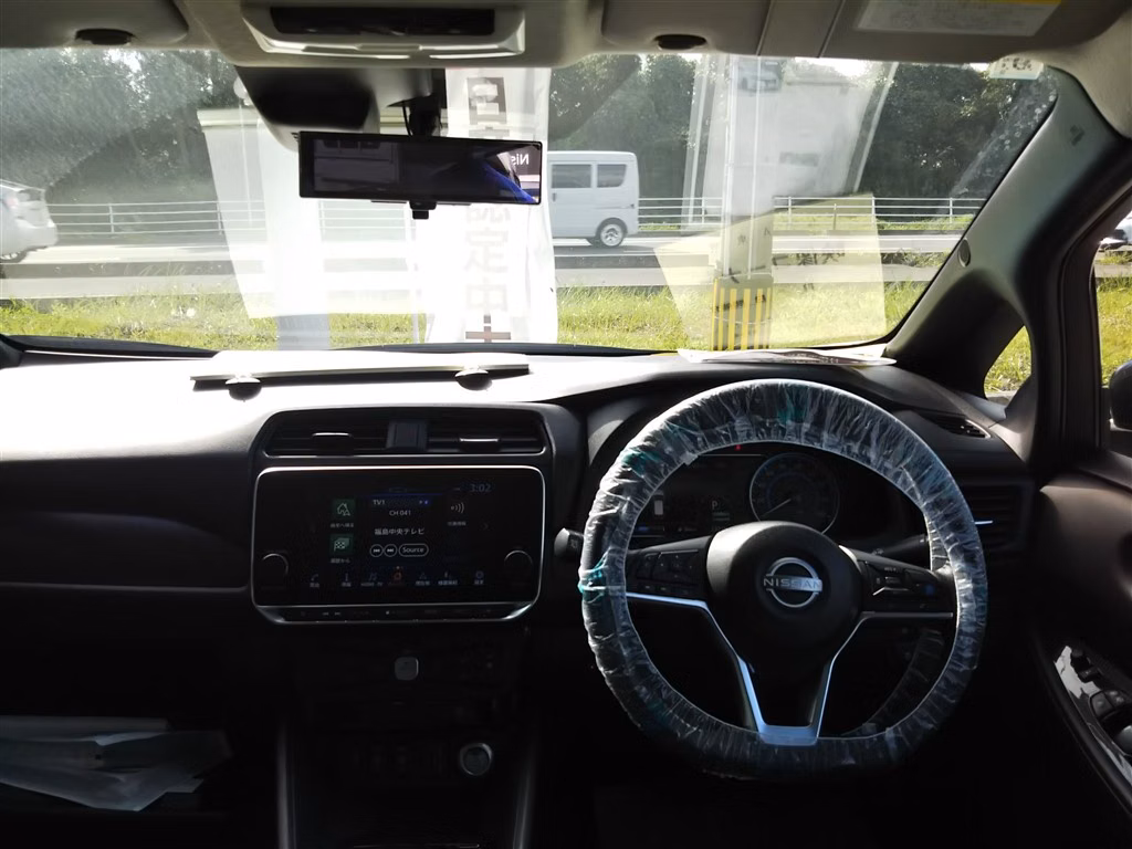 NISSAN LEAF