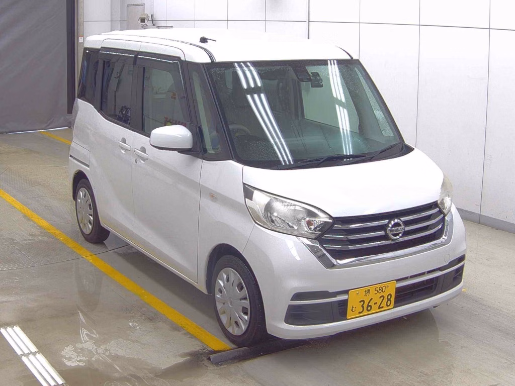 NISSAN DAYZ ROOX