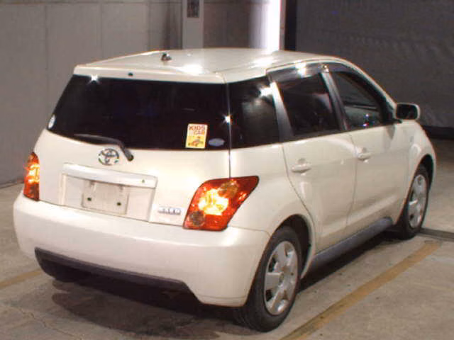 TOYOTA IST