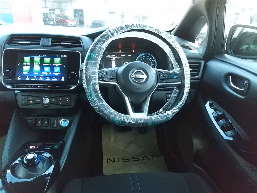 NISSAN LEAF