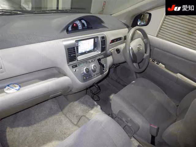 TOYOTA RAUM