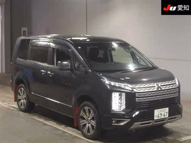 Mitsubishi Delica D:5