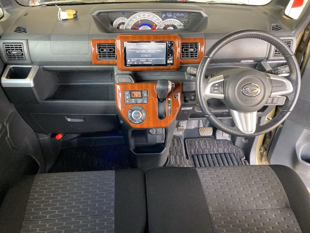 DAIHATSU WAKE