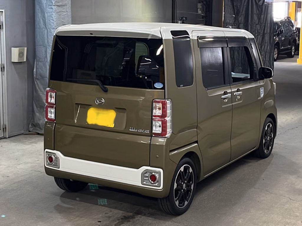 DAIHATSU WAKE