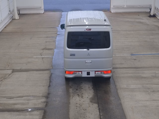 MITSUBISHI TOWN BOX