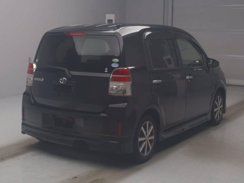 TOYOTA SPADE