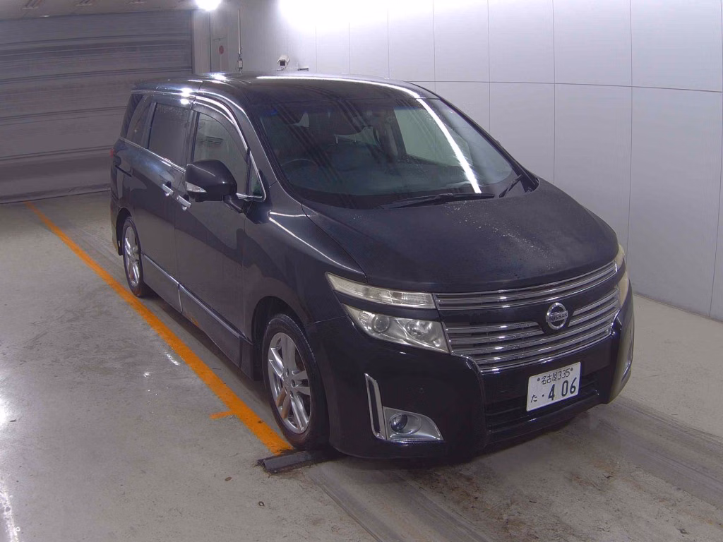 NISSAN ELGRAND