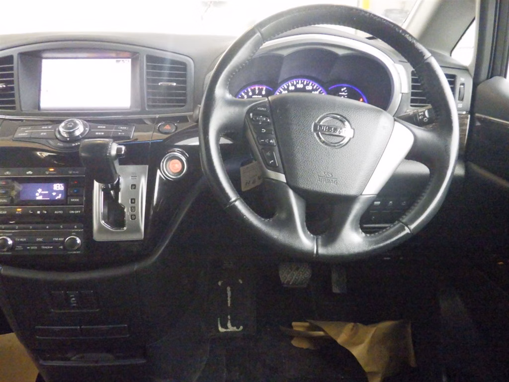 NISSAN ELGRAND