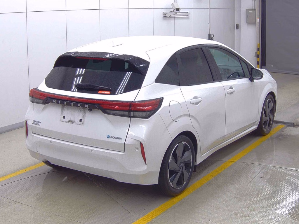 Nissan Aura