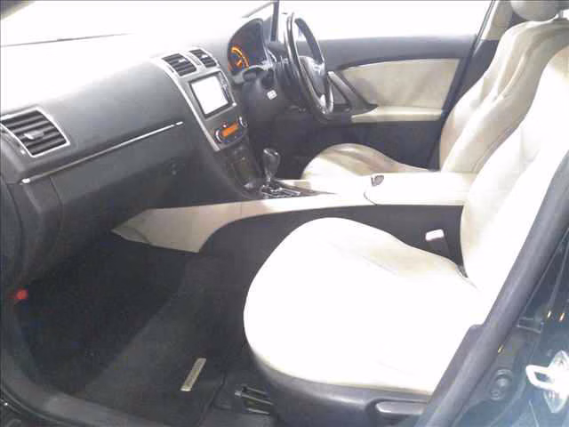 TOYOTA AVENSIS