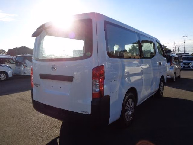 NISSAN NV350 CARAVAN