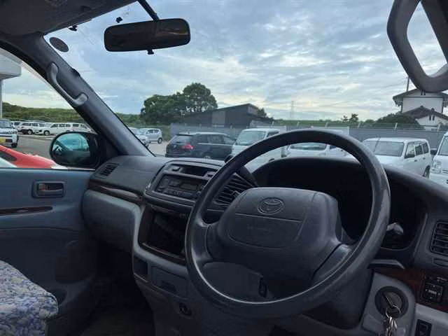 Toyota Hiace Regius