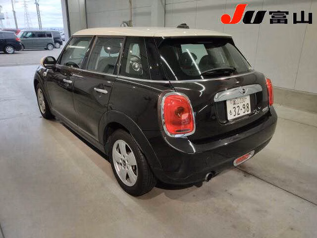 MINI HATCH