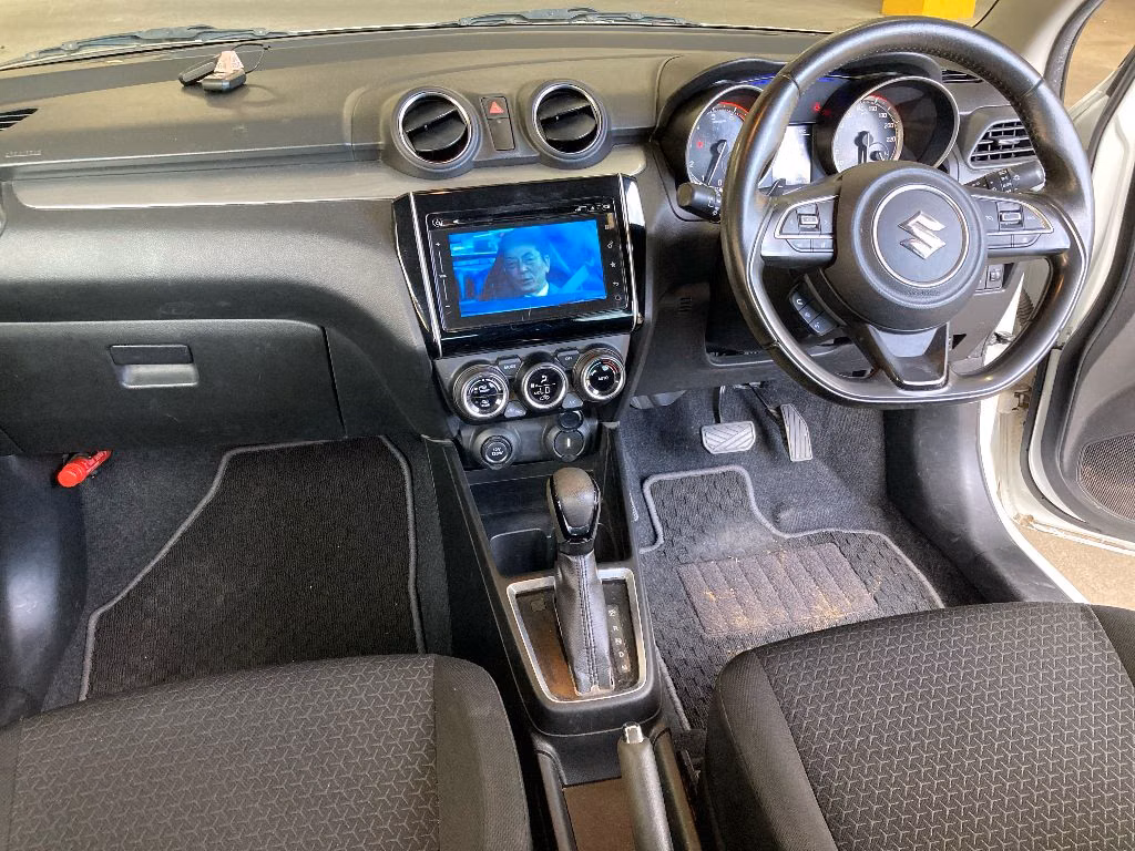 SUZUKI SWIFT
