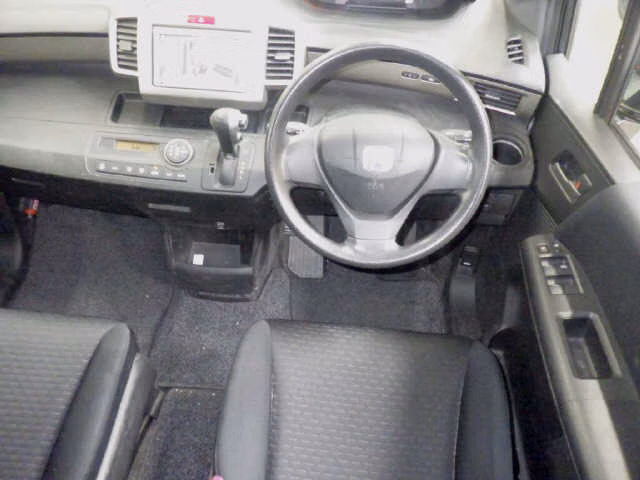 HONDA FREED SPIKE