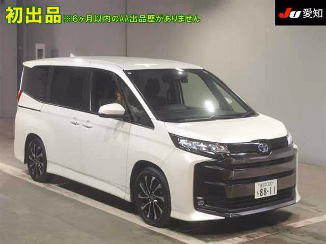 TOYOTA NOAH