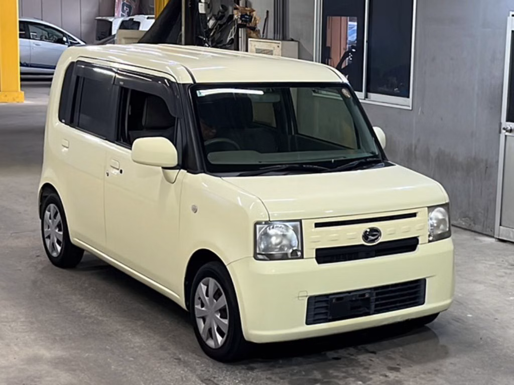 DAIHATSU MOVE CONTE