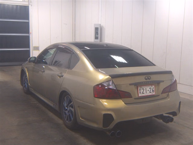NISSAN FUGA