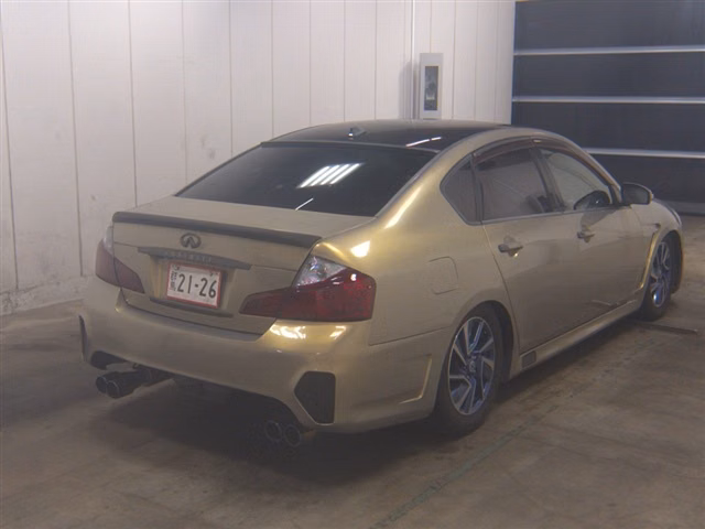 NISSAN FUGA
