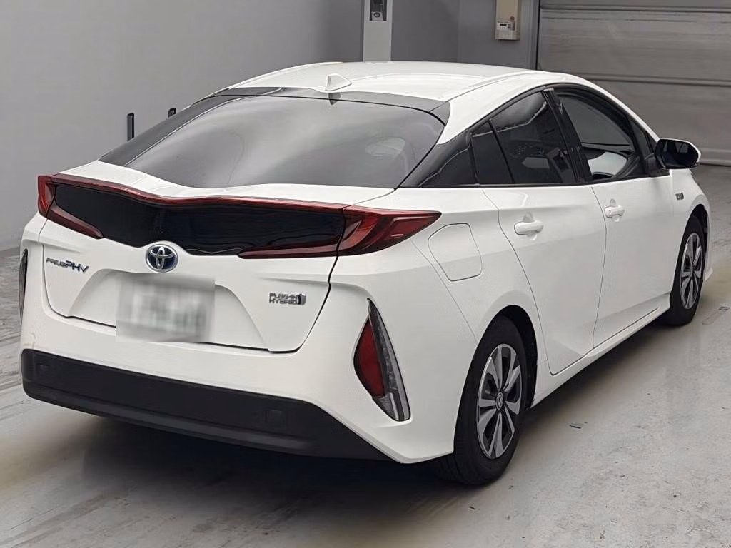 TOYOTA PRIUS PHV