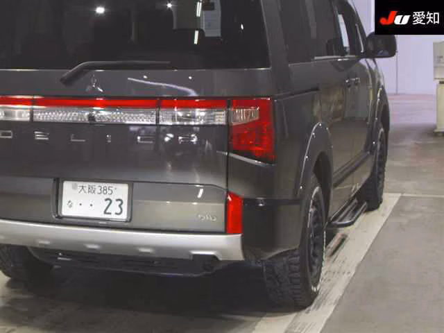 Mitsubishi Delica D:5