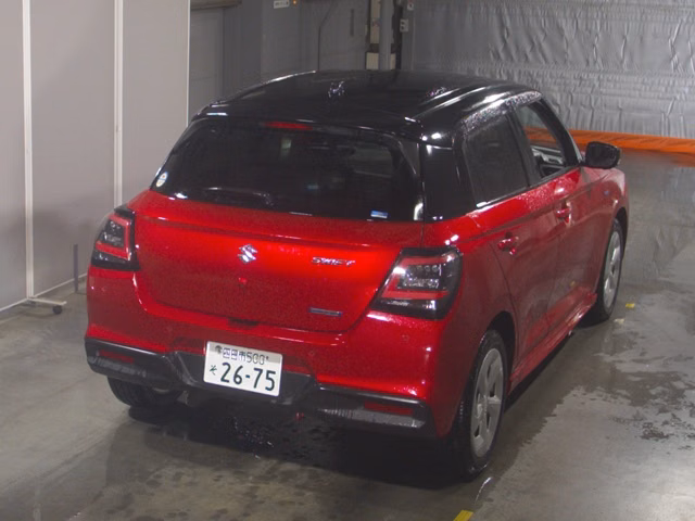 SUZUKI SWIFT