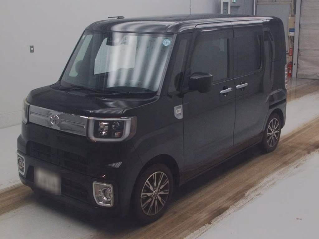 TOYOTA PIXIS MEGA