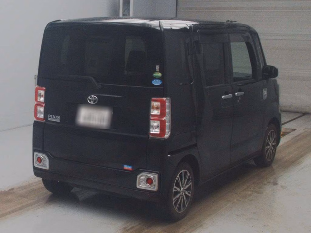 TOYOTA PIXIS MEGA