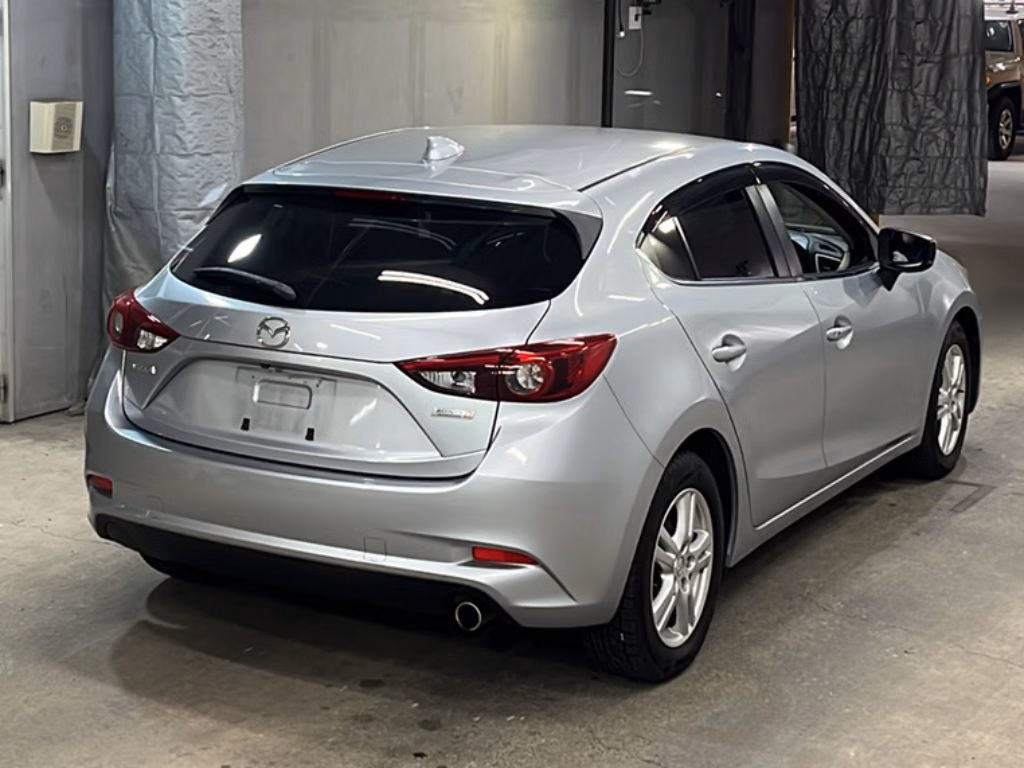 MAZDA AXELA