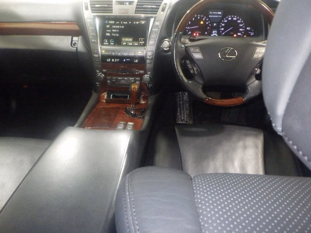 Lexus LS460