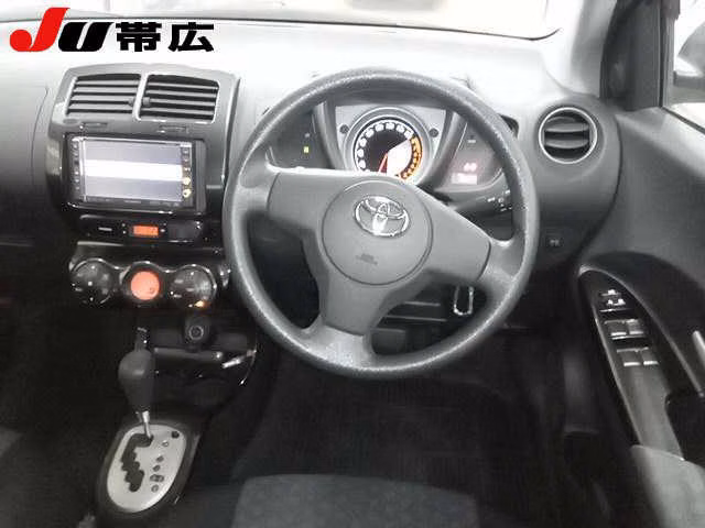 TOYOTA IST