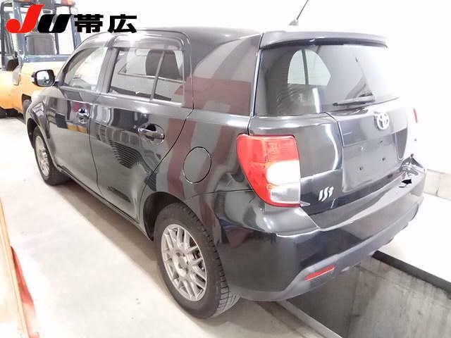 TOYOTA IST