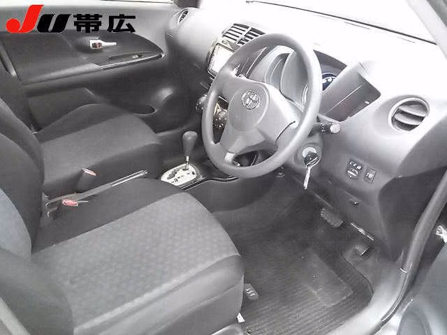 TOYOTA IST