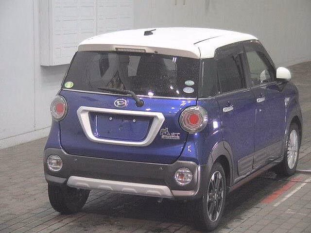 DAIHATSU CAST