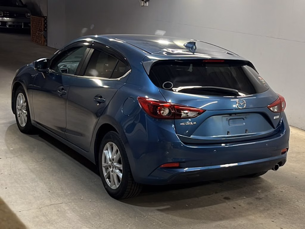 MAZDA AXELA