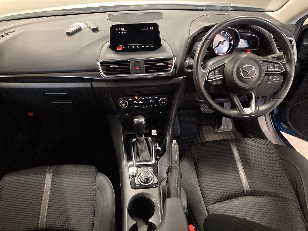 MAZDA AXELA
