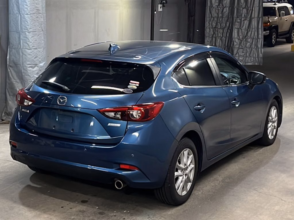 MAZDA AXELA