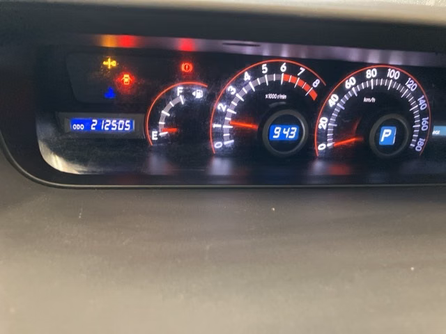 TOYOTA VOXY