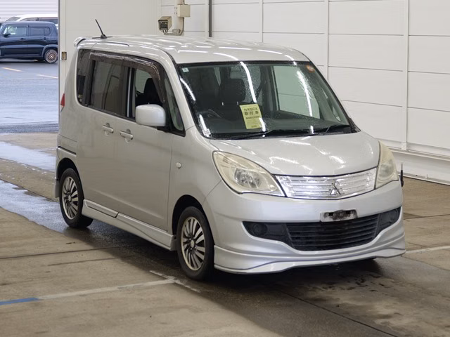 Mitsubishi Delica D:2