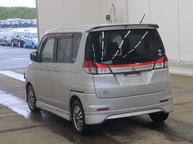 Mitsubishi Delica D:2