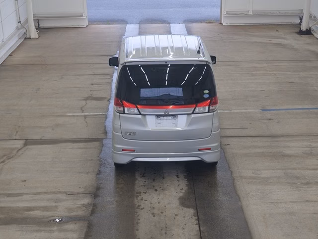 Mitsubishi Delica D:2