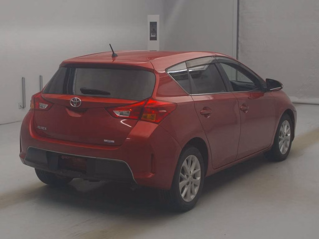 TOYOTA AURIS