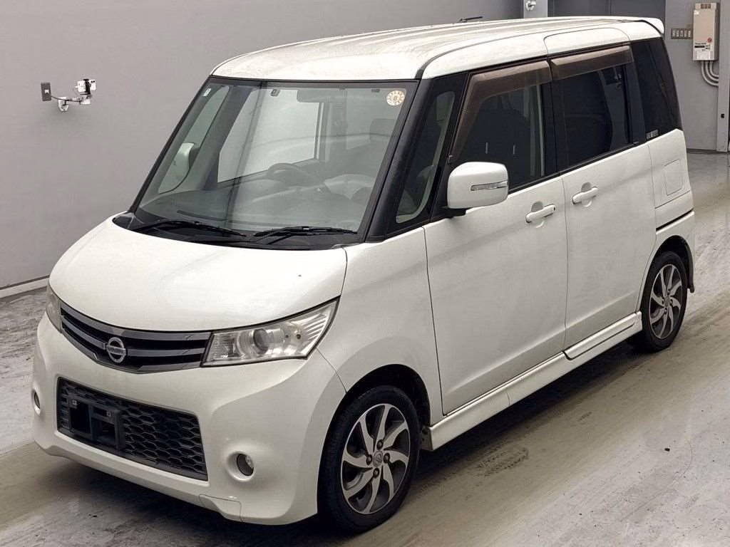 NISSAN ROOX