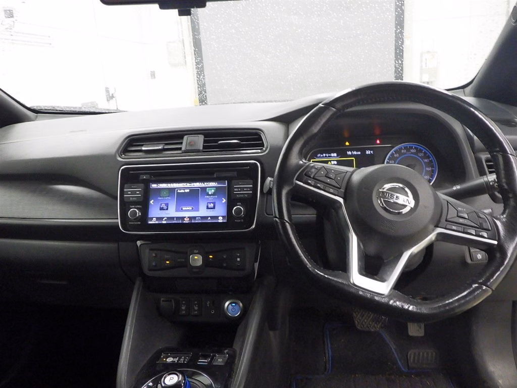 NISSAN LEAF