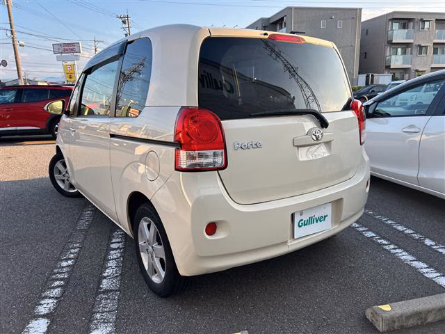 TOYOTA PORTE