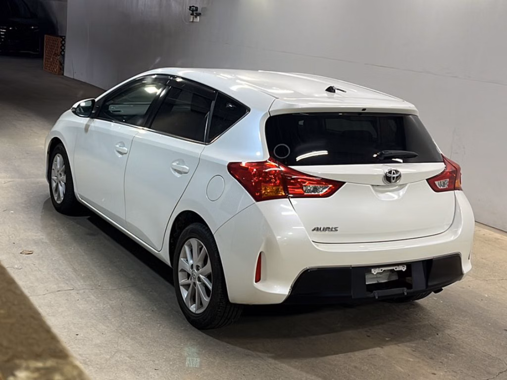 TOYOTA AURIS